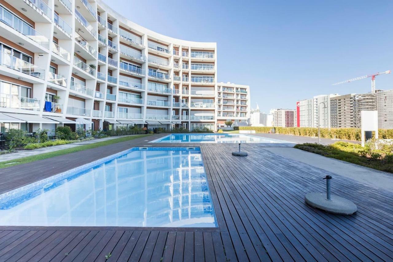 Amazing Flat - Pool And Parking Apartment Lisbon Exterior photo