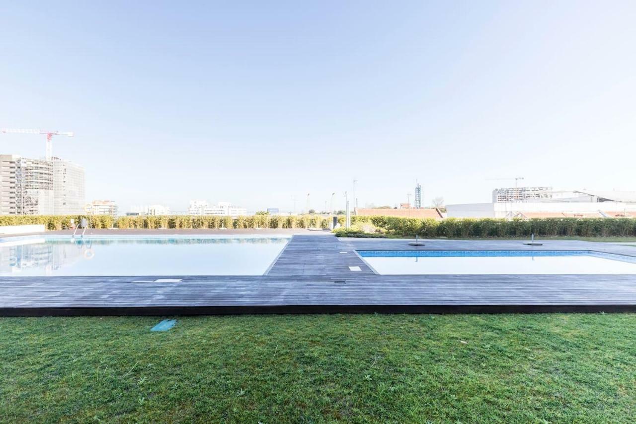 Amazing Flat - Pool And Parking Apartment Lisbon Exterior photo